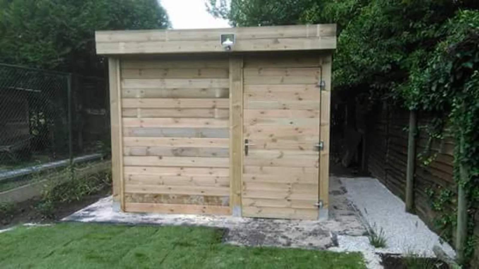 Tuinhuis of carport laten plaatsen — Lumen bv